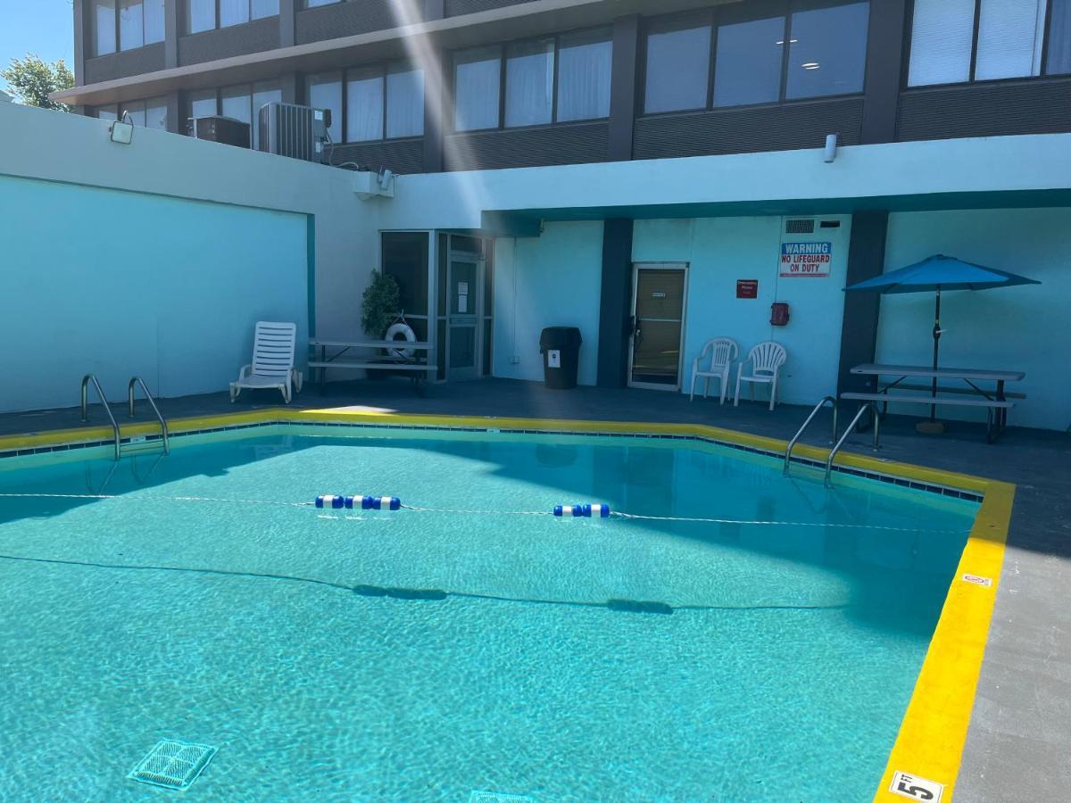 Quality Inn & Suites Cincinnati Ngoại thất bức ảnh