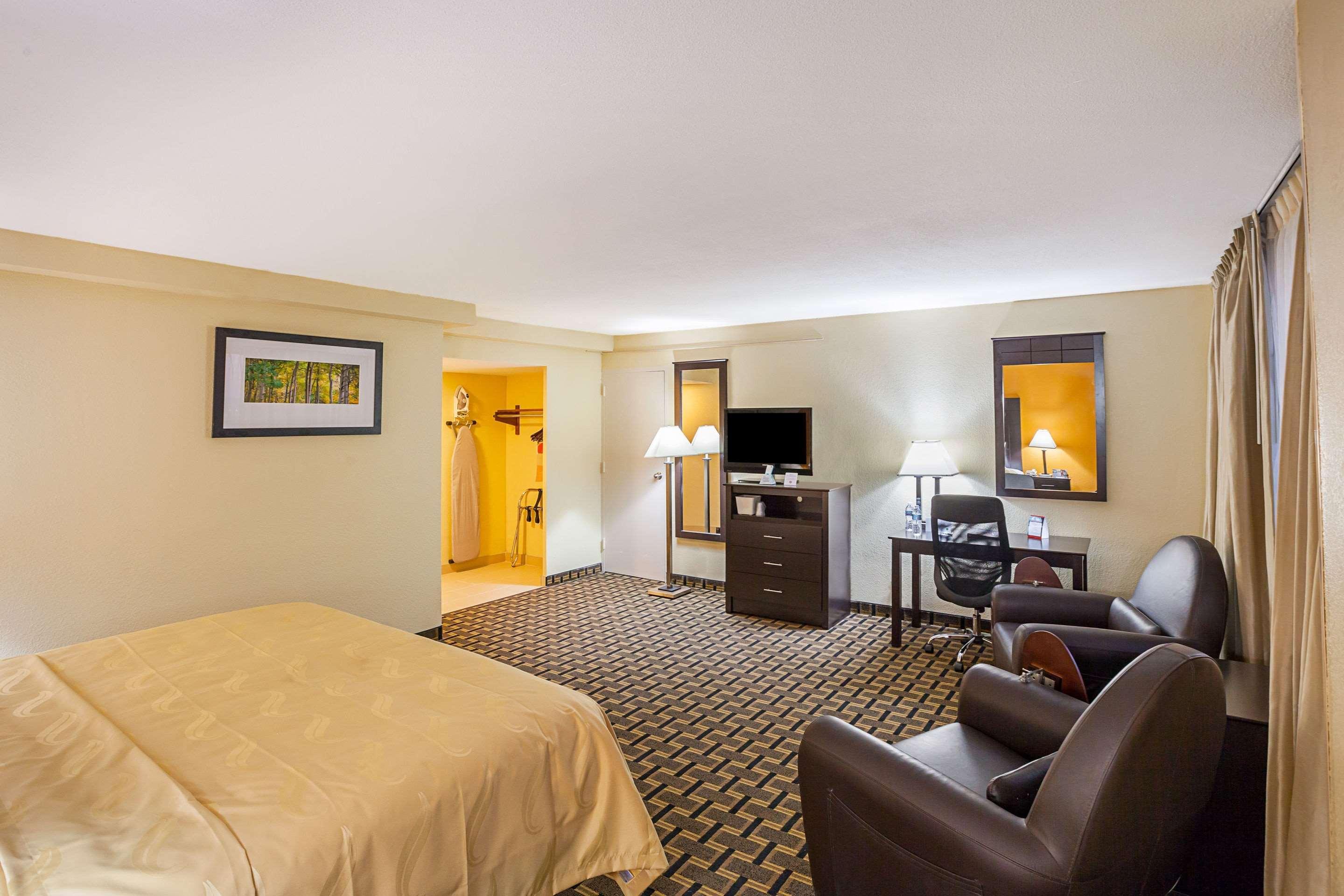 Quality Inn & Suites Cincinnati Ngoại thất bức ảnh