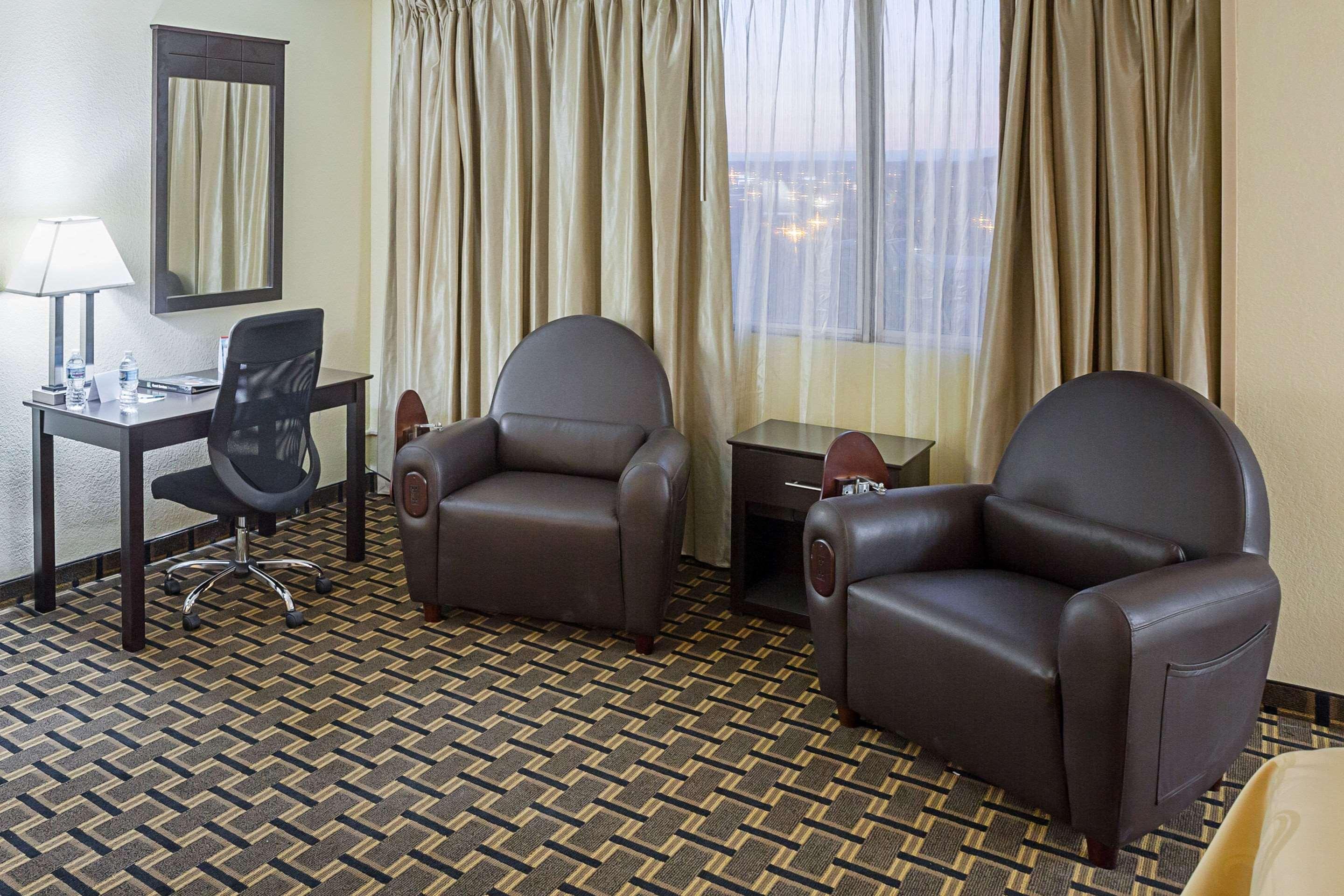 Quality Inn & Suites Cincinnati Ngoại thất bức ảnh