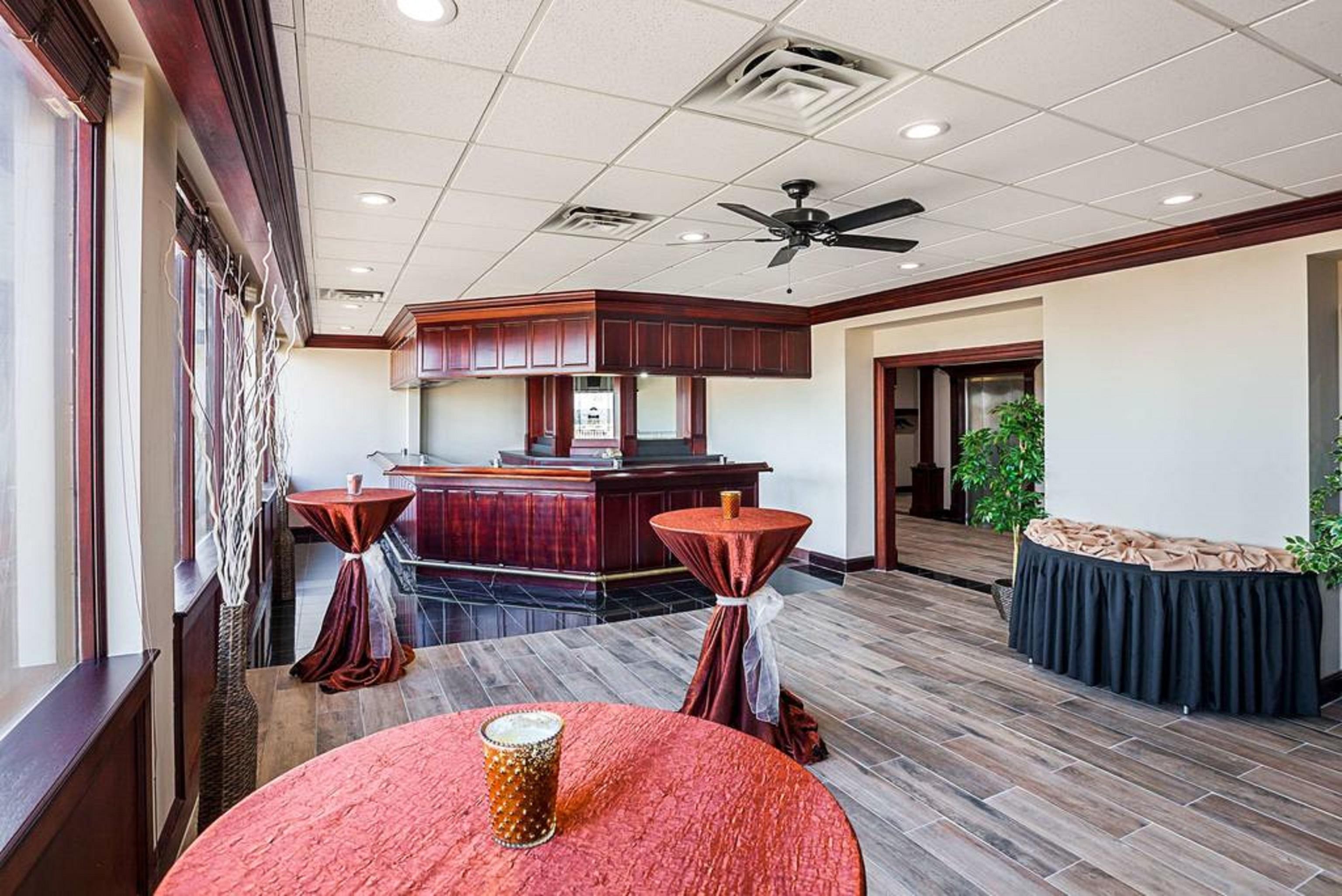 Quality Inn & Suites Cincinnati Ngoại thất bức ảnh