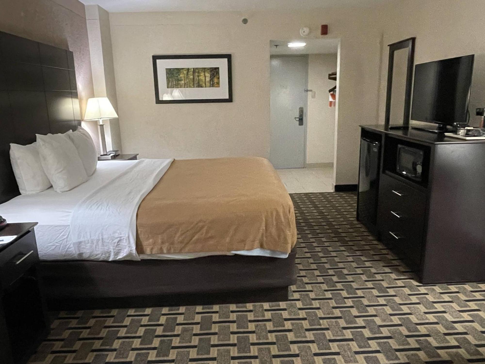 Quality Inn & Suites Cincinnati Ngoại thất bức ảnh