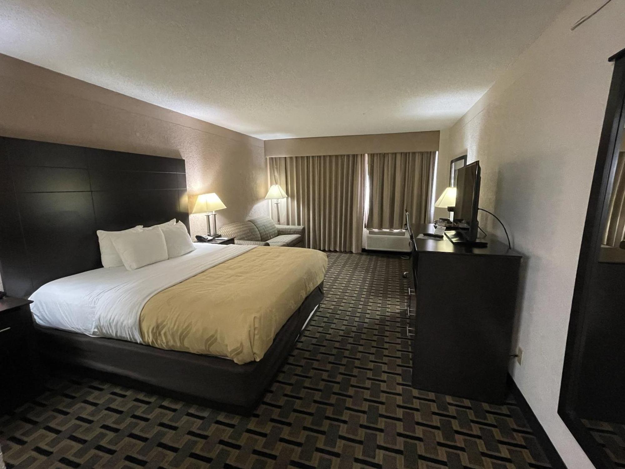 Quality Inn & Suites Cincinnati Ngoại thất bức ảnh